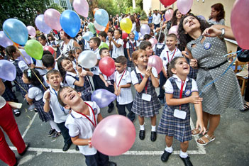 Karagözyan Okulu yıla eğlenceli başladı